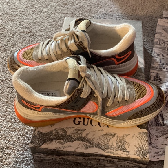 Authentic Gucci ultra space sneakers. Great condition. - Picture 7 of 7